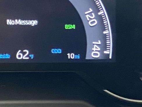 Used 2025 Toyota RAV4 XLE w/ Convenience Package image 30