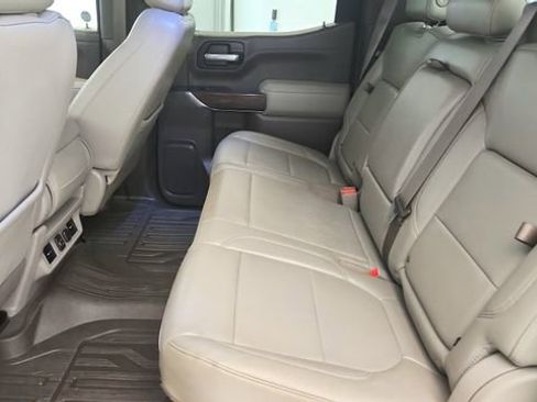 Used 2019 GMC Sierra 1500 SLT w/ X31 Off-Road Package AWD/4WD image 19