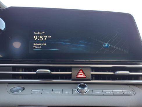 New 2025 Hyundai Elantra SEL image 17