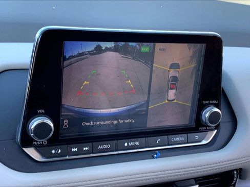 Used 2021 Nissan Rogue SV w/ Premium Package image 26