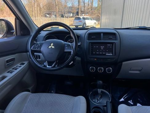 Used 2017 Mitsubishi Outlander Sport LE FWD image 17