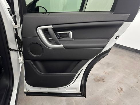 Used 2018 Land Rover Discovery Sport HSE image 49
