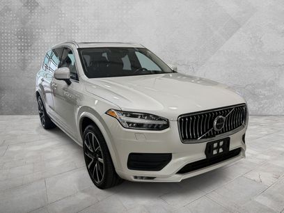Used 2022 Volvo XC90 T6 Momentum w/ Advanced Package