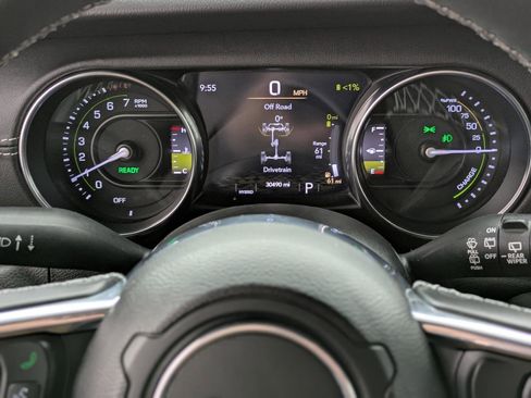 Used 2022 Jeep Wrangler Unlimited Sahara w/ Cold Weather Group image 26