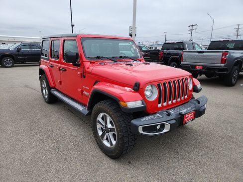 Used 2018 Jeep Wrangler Unlimited Sahara image 2