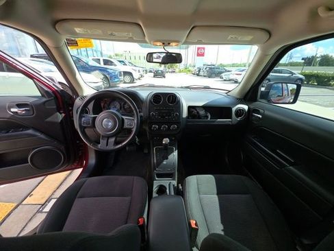 Used 2017 Jeep Patriot Latitude FWD image 24