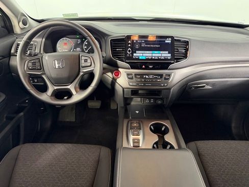 Used 2025 Honda Ridgeline Sport image 11