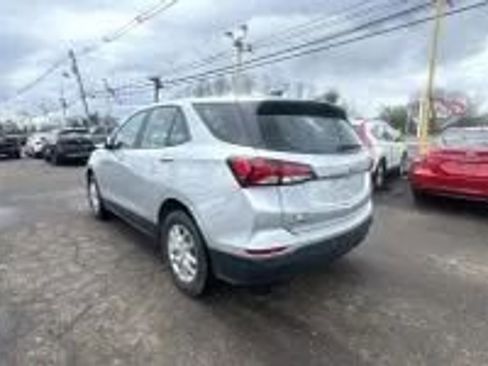 Used 2022 Chevrolet Equinox LS AWD/4WD image 6