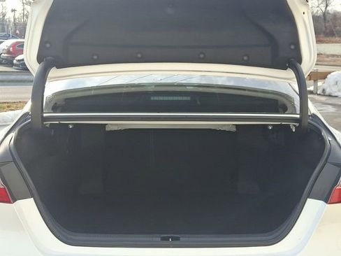 Used 2019 Toyota Camry LE image 27