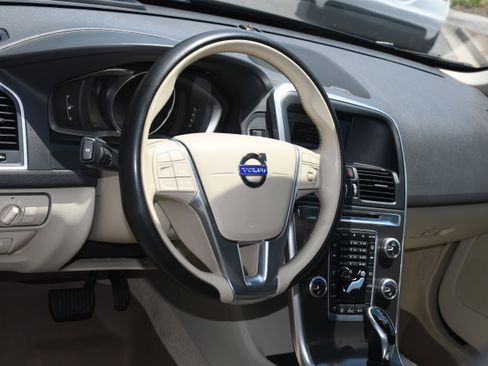 Used 2016 Volvo XC60 T5 Platinum AWD/4WD image 9
