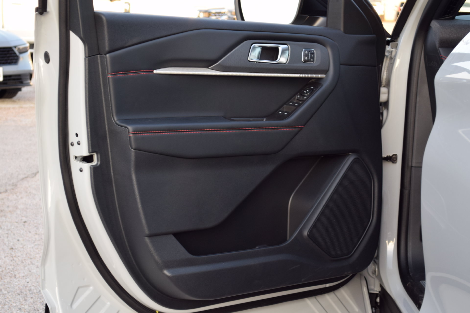 New 2027 Ford Explorer ST-Line w/ Premium Package RWD image 17