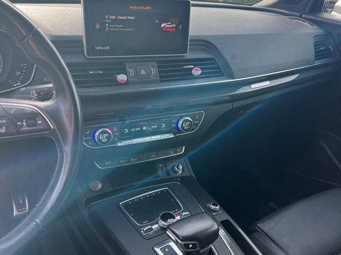 Used 2018 Audi SQ5 Prestige w/ Prestige Package image 11