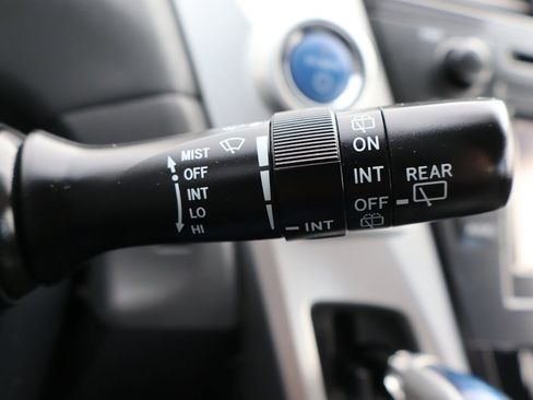 Used 2012 Toyota Prius V Three image 32