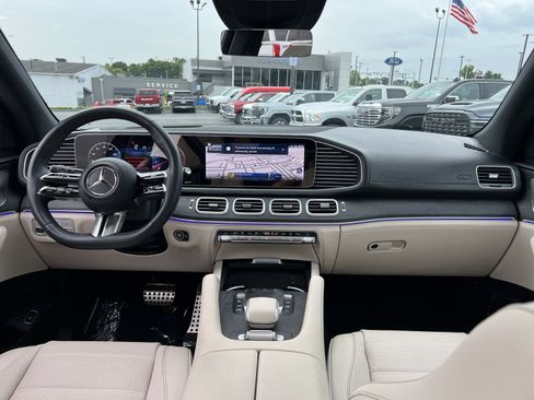 Used 2026 Mercedes-Benz GLS 450 4MATIC image 22