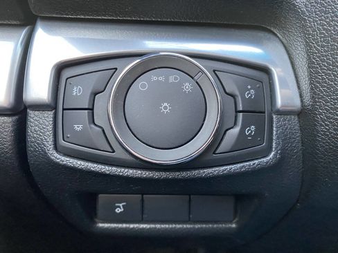 Used 2017 Ford Explorer Limited image 35