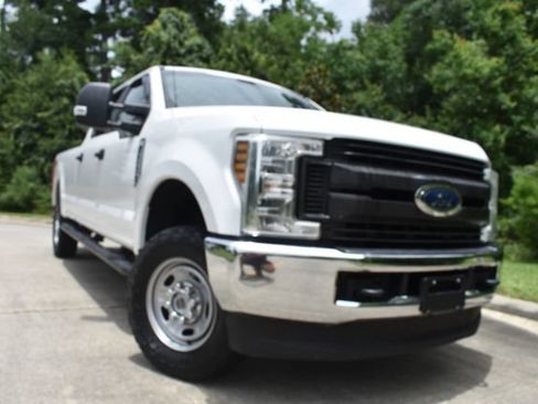 Used 2019 Ford F250 XL w/ Power Equipment Group AWD/4WD image 5