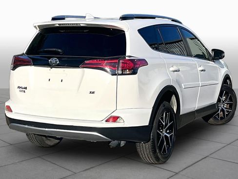 Used 2018 Toyota RAV4 SE w/ Power Extra Value Package FWD image 13