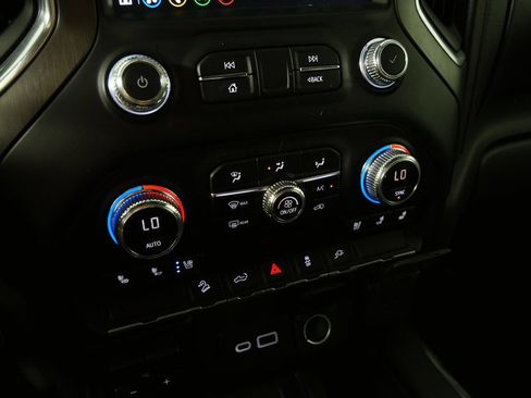 Used 2022 GMC Sierra 1500 AT4 w/ AT4 Preferred Package AWD/4WD image 24