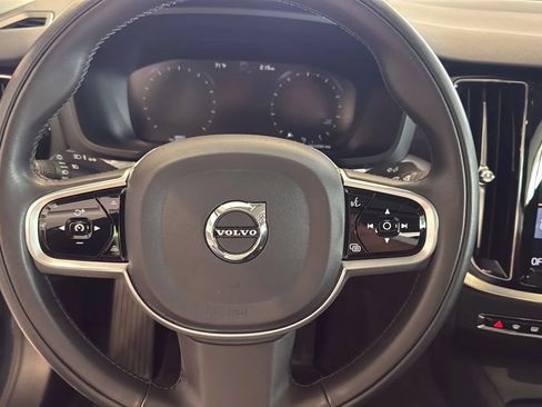 Used 2020 Volvo S60 T5 Momentum FWD image 17