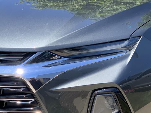 Used 2019 Chevrolet Blazer Premier w/ Sun and Wheels Package AWD/4WD image 6