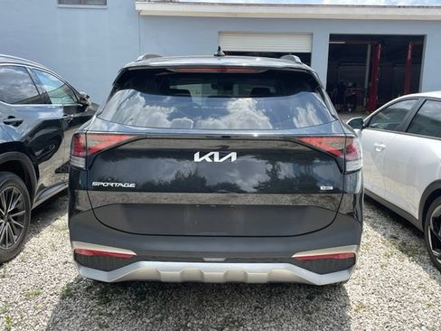 Certified 2024 Kia Sportage EX w/ EX Premium Package AWD/4WD image 5