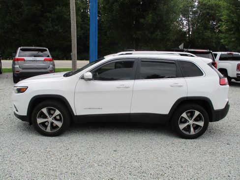Used 2019 Jeep Cherokee Limited image 2