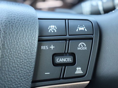 Used 2025 Toyota Crown Signia image 30