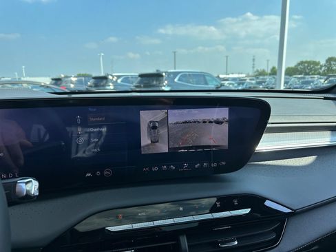 New 2026 Buick Enclave Avenir AWD/4WD image 25