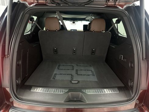 Used 2023 Chevrolet Suburban High Country image 44