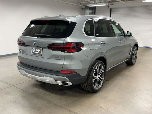 New 2026 BMW X5 sDrive40i image 9