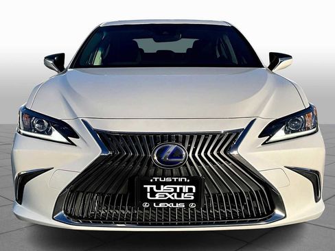 Used 2019 Lexus ES 300h image 3