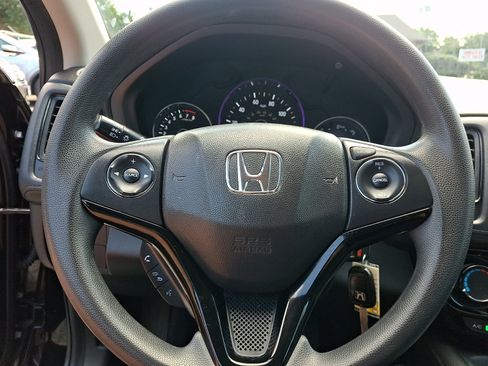 Used 2020 Honda HR-V LX image 25