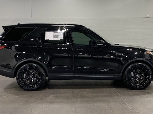 New 2025 Land Rover Discovery S image 13