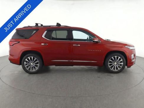 Used 2023 Chevrolet Traverse Premier w/ LPO, Floor Liner Package FWD image 3