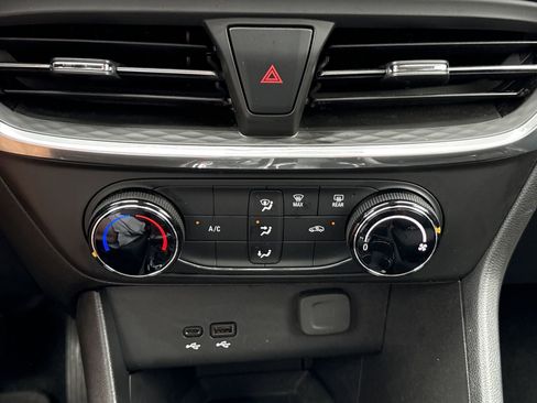 Used 2024 Buick Encore GX Preferred image 23