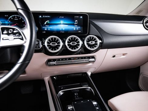 Used 2021 Mercedes-Benz GLA 250 image 19