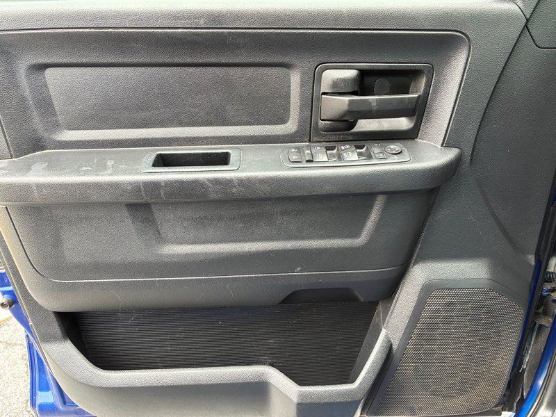 Used 2017 RAM 1500 Express AWD/4WD image 18