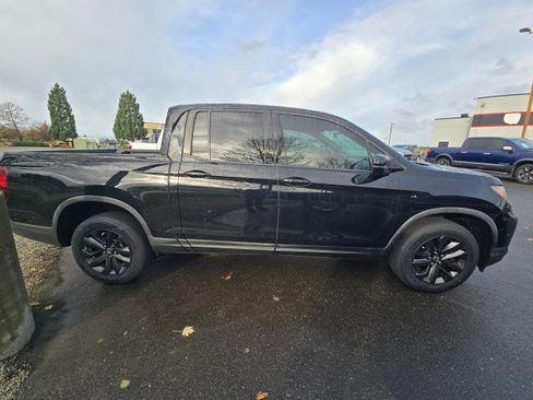 Used 2021 Honda Ridgeline Sport image 2