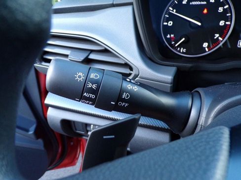 Used 2025 Subaru Crosstrek 2.0i Premium image 22