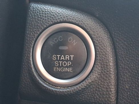 Used 2013 MAZDA MAZDA3 i Touring image 23