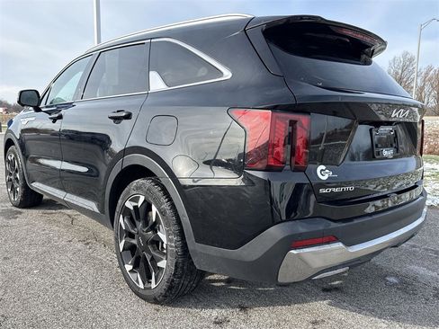 Used 2025 Kia Sorento SX image 6