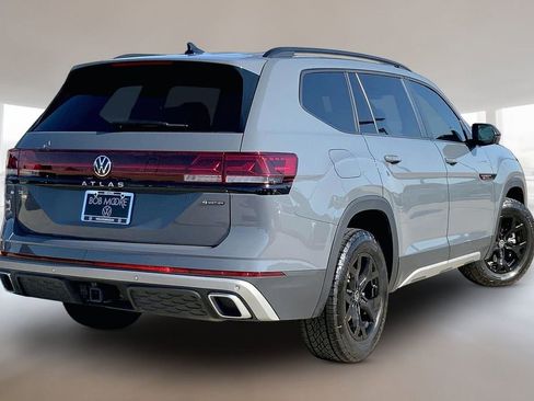 Certified 2025 Volkswagen Atlas Peak Edition SE AWD/4WD image 2