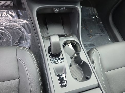 New 2026 Volvo XC40 B5 Core w/ Protection Package Premier AWD/4WD image 17
