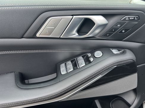 Used 2020 BMW X7 xDrive40i w/ Premium Package image 24