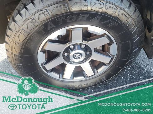 Used 2019 Toyota 4Runner TRD Off-Road image 29