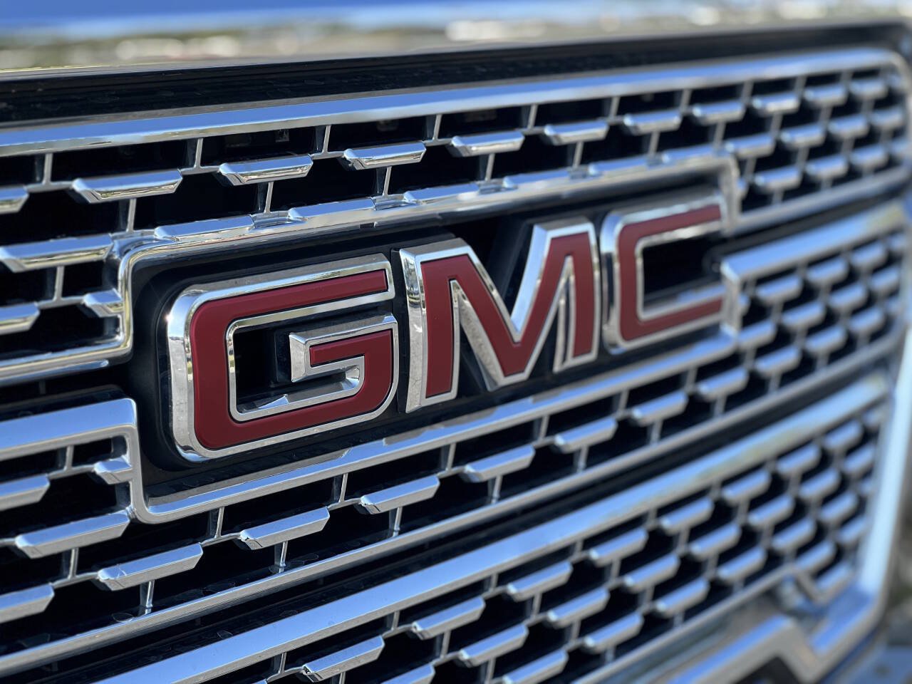 Used 2020 GMC Sierra 1500 Denali RWD image 37