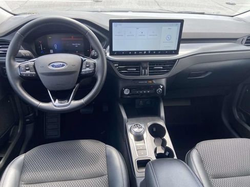 Certified 2025 Ford Escape SE FWD image 14