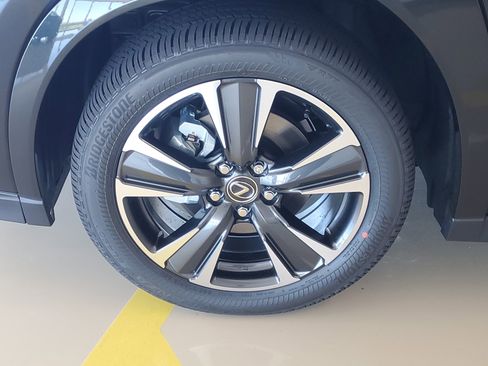 New 2026 Lexus UX 300h FWD image 4