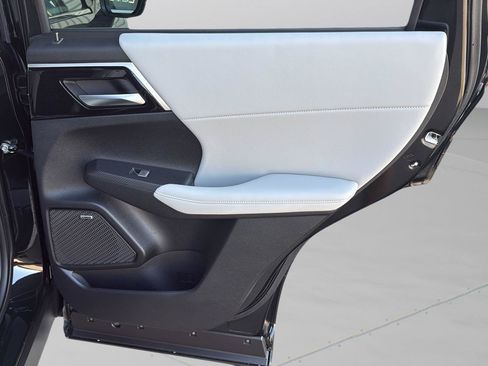 New 2026 Mitsubishi Outlander SE FWD image 30