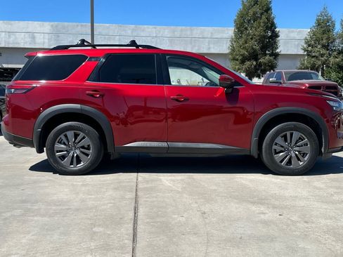 Used 2024 Nissan Pathfinder SV w/ Black Appearance Package FWD image 9